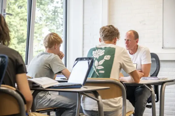 Nuborgh College absent of beter melden